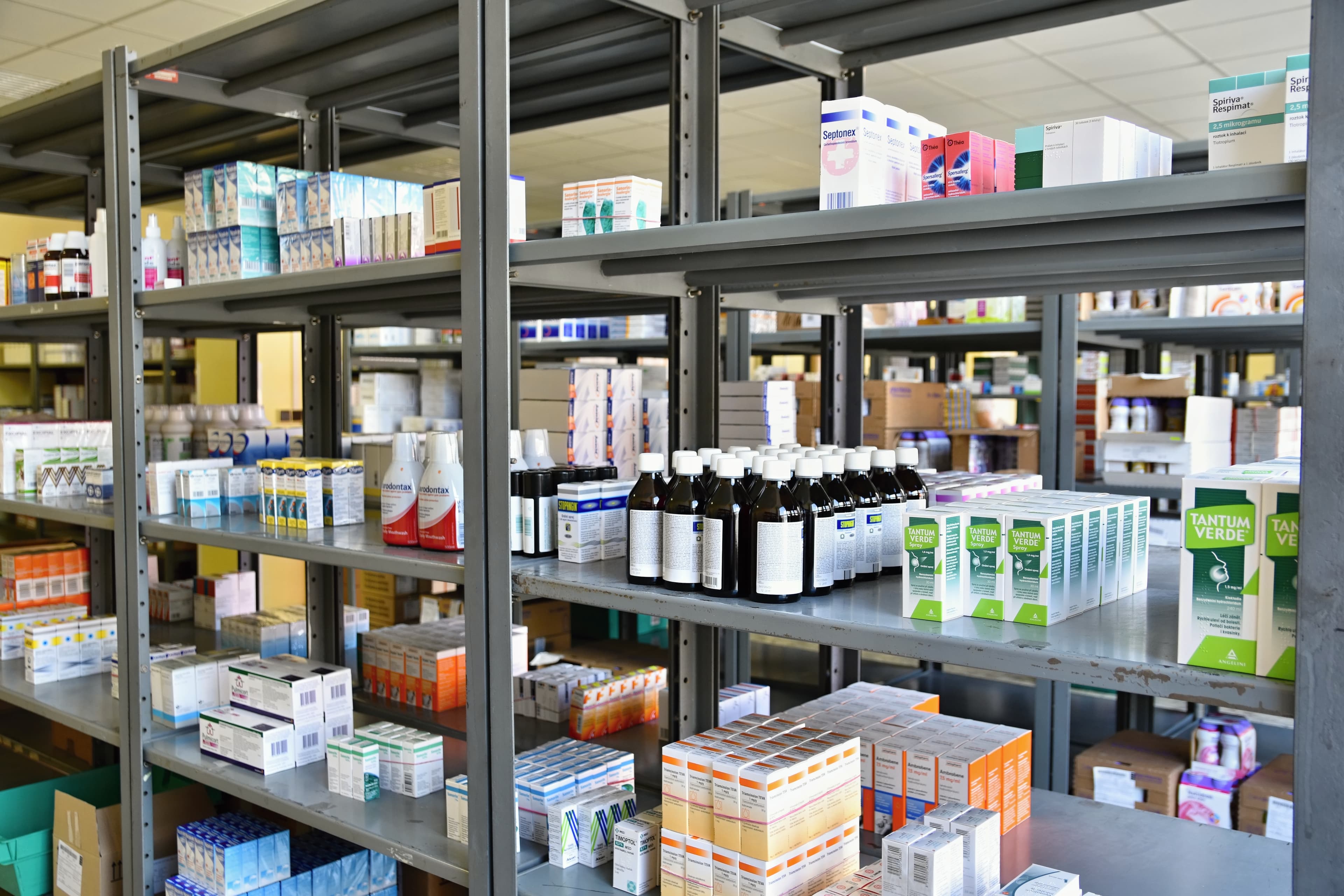 Healthcare pharmaceutical logistics Australia - temperature-controlled transport for medical supplies pharmaceuticals compliance
